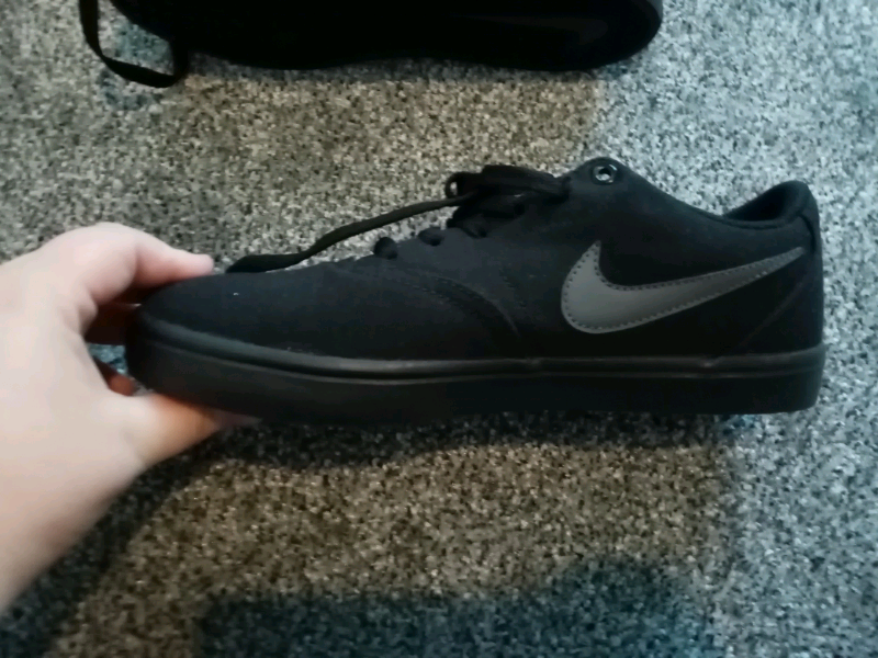 junior size 6 nike trainers